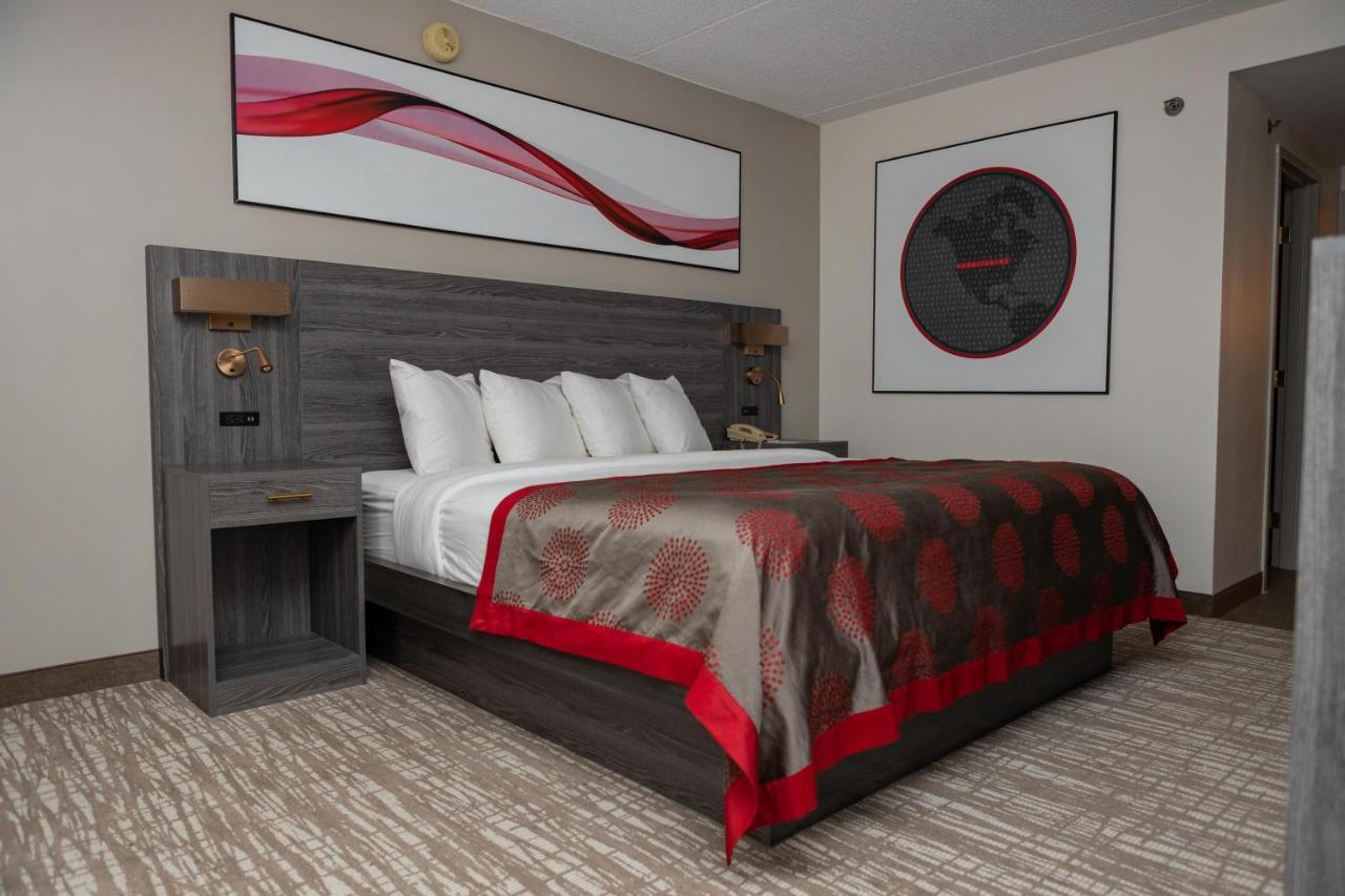 Ramada By Wyndham Cedar Rapids Hotel Ngoại thất bức ảnh