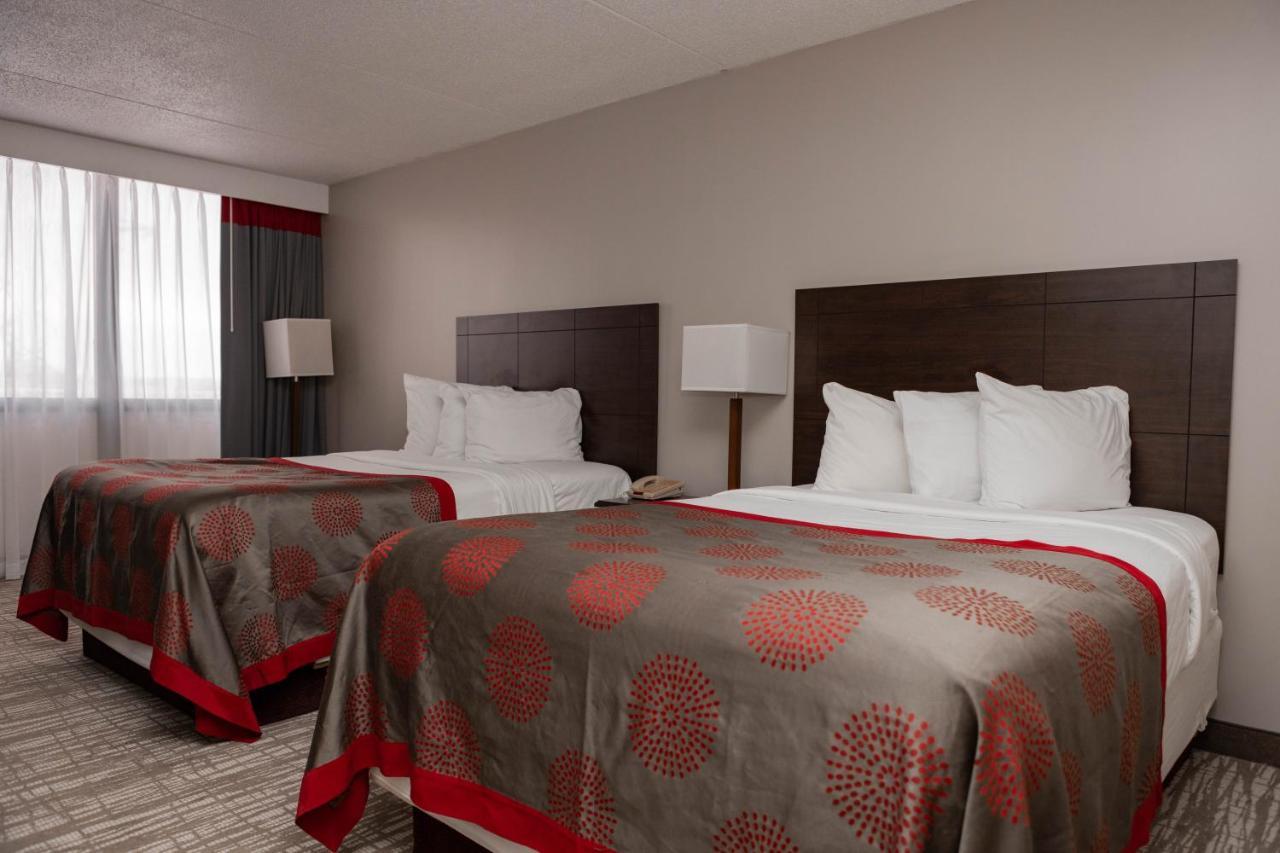 Ramada By Wyndham Cedar Rapids Hotel Ngoại thất bức ảnh