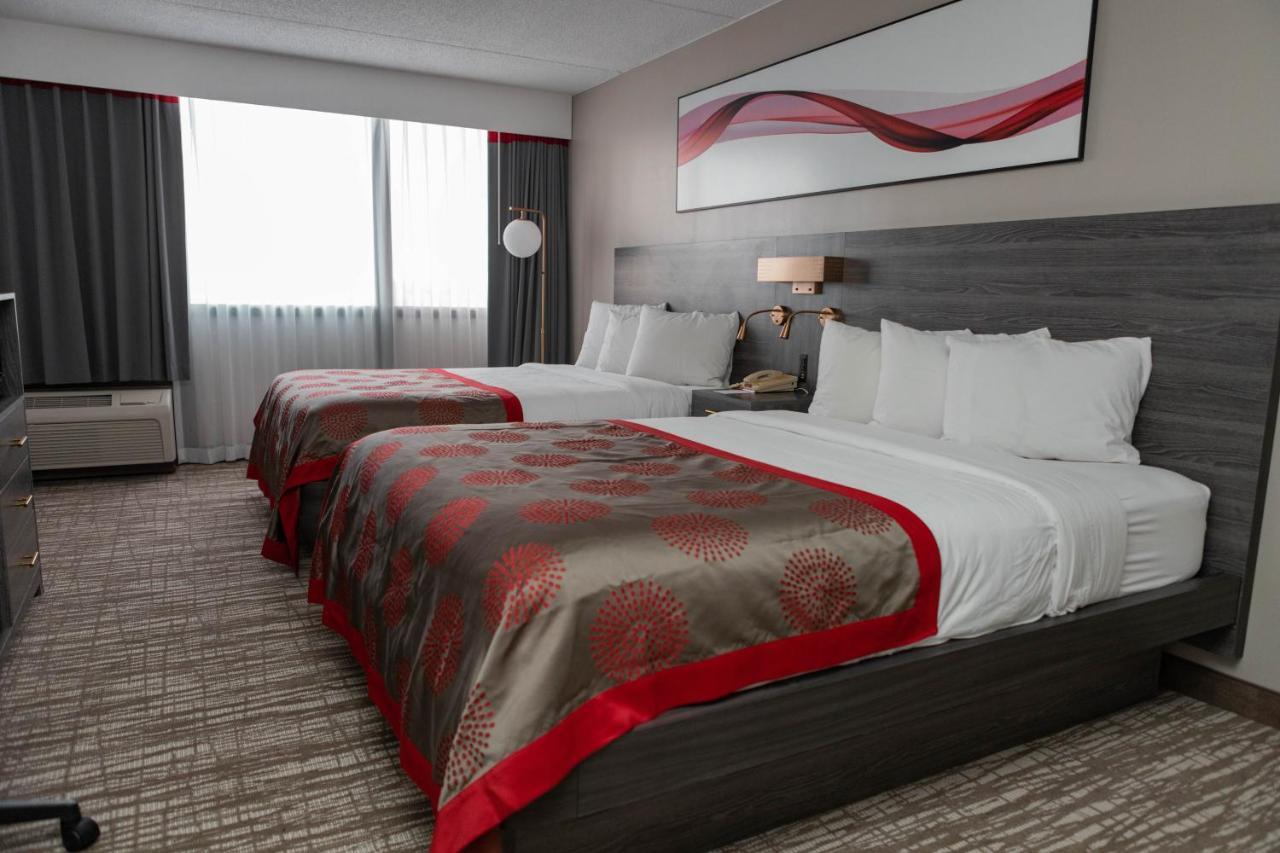 Ramada By Wyndham Cedar Rapids Hotel Ngoại thất bức ảnh