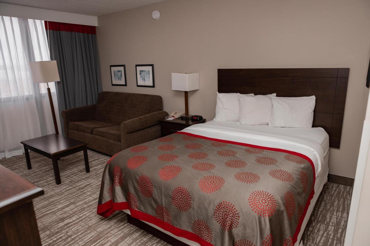 Ramada By Wyndham Cedar Rapids Hotel Ngoại thất bức ảnh