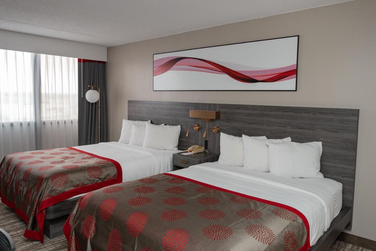 Ramada By Wyndham Cedar Rapids Hotel Ngoại thất bức ảnh