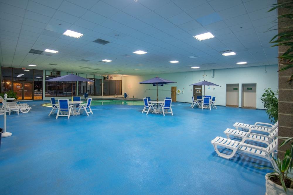 Ramada By Wyndham Cedar Rapids Hotel Ngoại thất bức ảnh