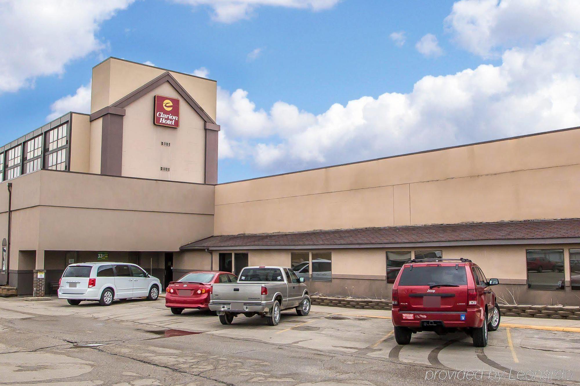 Ramada By Wyndham Cedar Rapids Hotel Ngoại thất bức ảnh